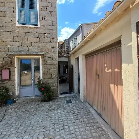 Appartement Centre Village, En Rdc Sotta